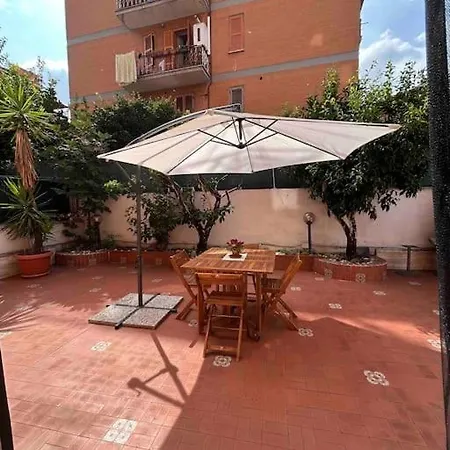 Bucaneve House