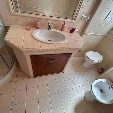 Apartment Bucaneve House Rom